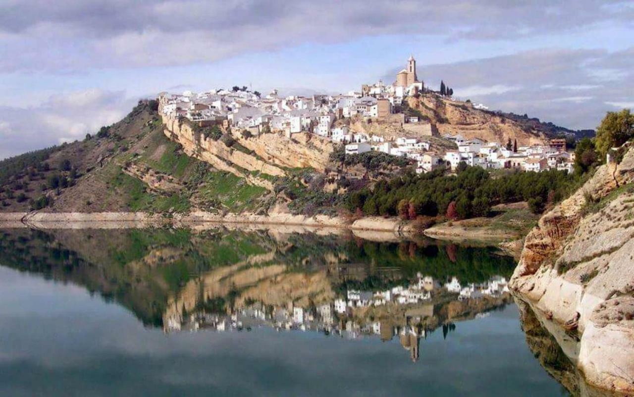 Cortijo De La Cruz Villa Iznájar Eksteriør billede